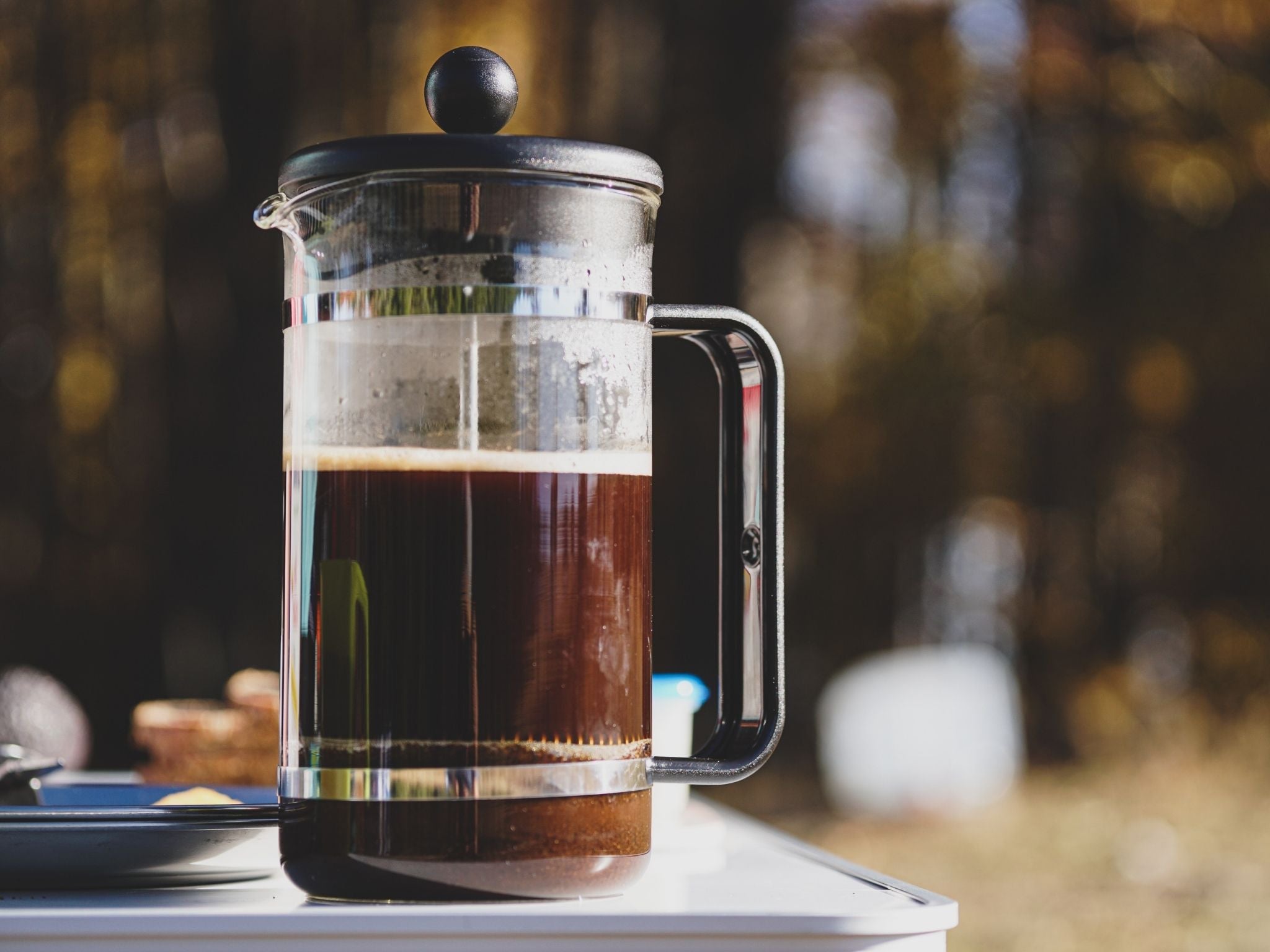 Coffee plunger brewer