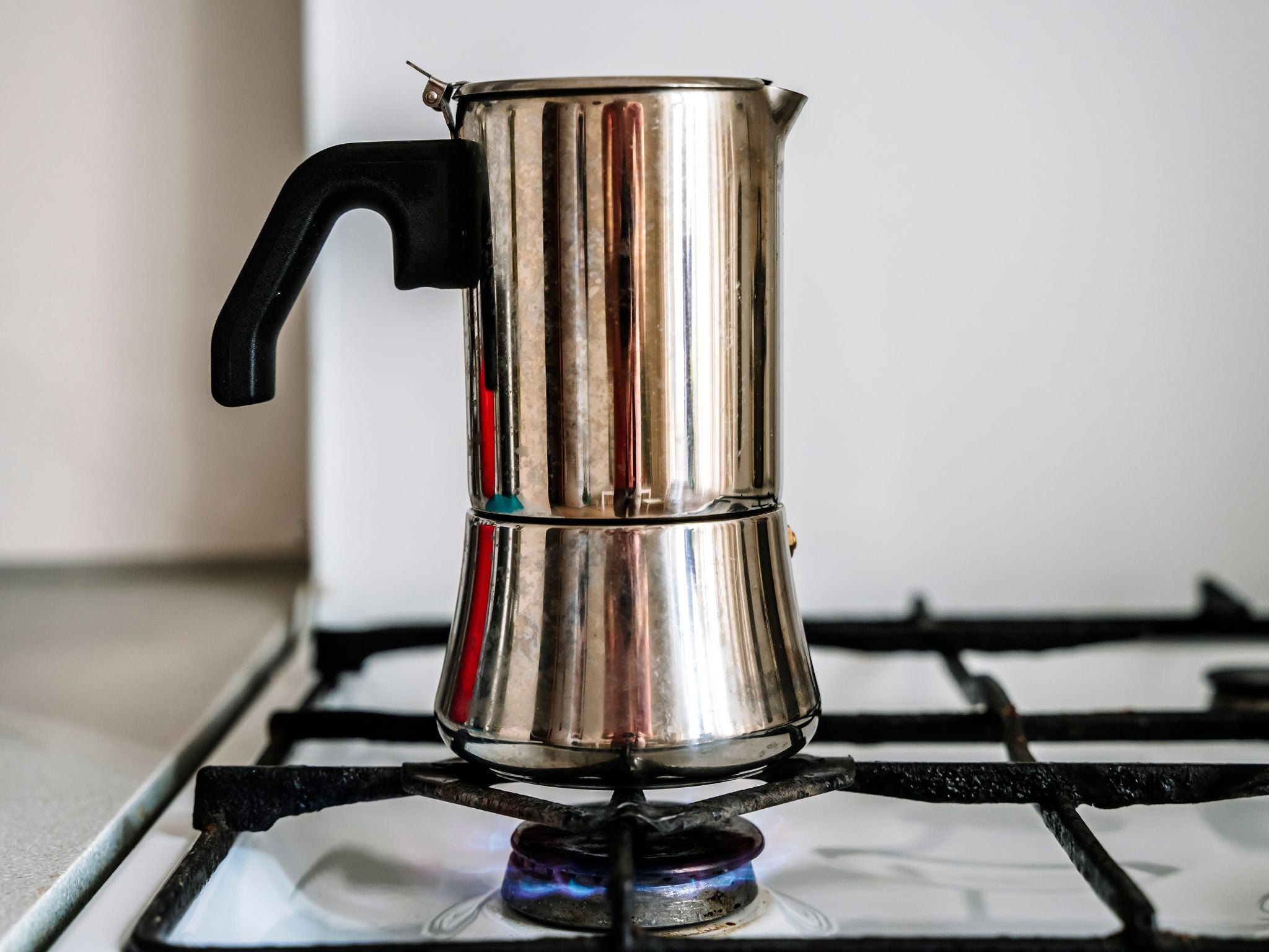 Stovetop brewing device on gas hob